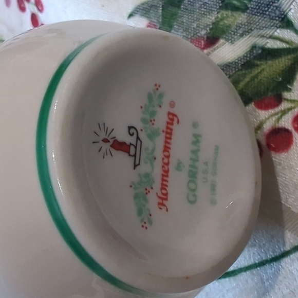 Vintage GORHAM Homecoming Christmas Bud Vase Red Berries Green Leaves Decor HTF - Picture 4 of 4